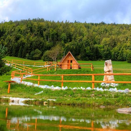 מלון Zelezniki Glamping Vrhovc מראה חיצוני תמונה