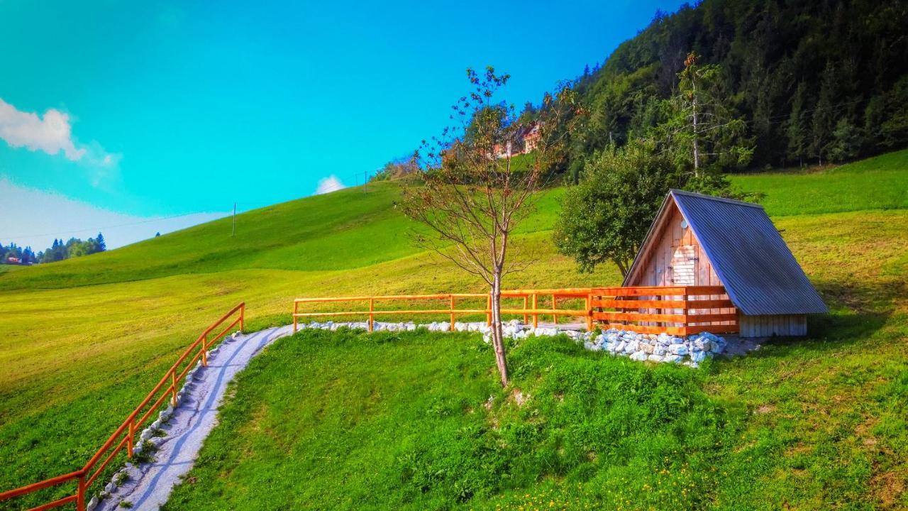 מלון Zelezniki Glamping Vrhovc מראה חיצוני תמונה