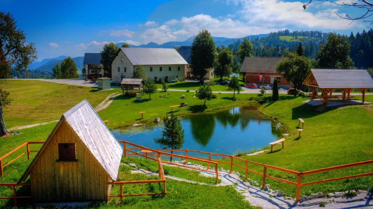 מלון Zelezniki Glamping Vrhovc מראה חיצוני תמונה