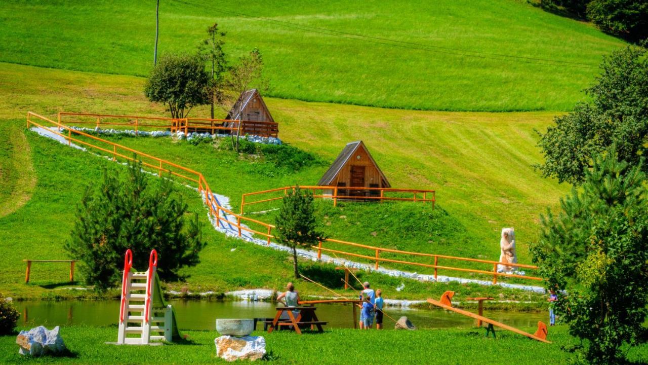 מלון Zelezniki Glamping Vrhovc מראה חיצוני תמונה