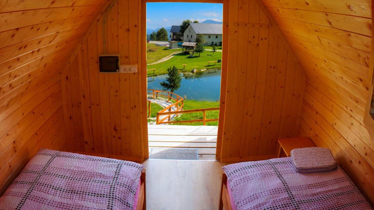 מלון Zelezniki Glamping Vrhovc מראה חיצוני תמונה