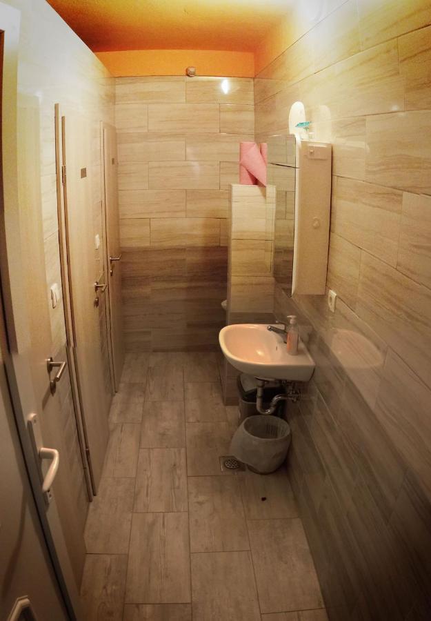 מלון Zelezniki Glamping Vrhovc מראה חיצוני תמונה
